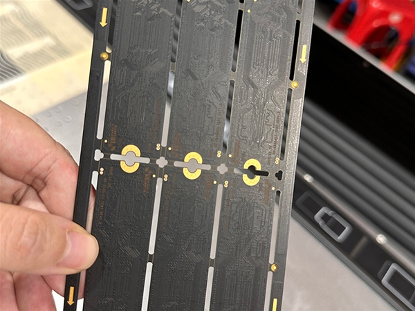 pcb板贴胶