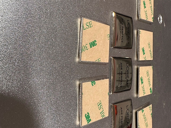 标识牌贴胶