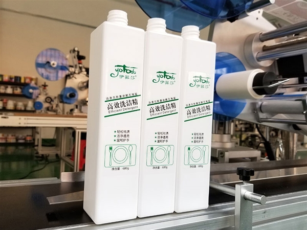 扁瓶方瓶洗洁精贴标